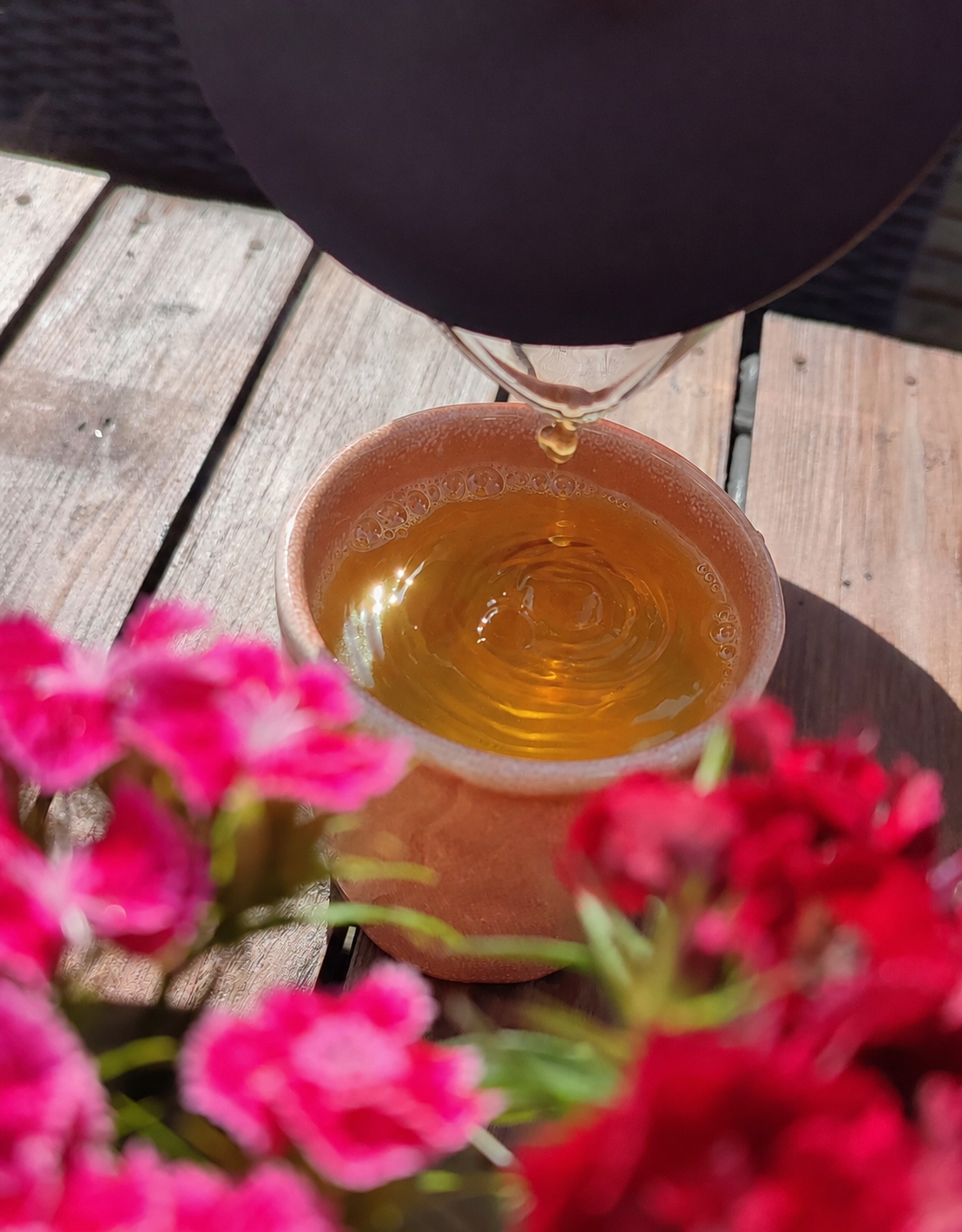 Tisane chaude servie après un massage intuitif chez Regard Sur Soi à Elliant